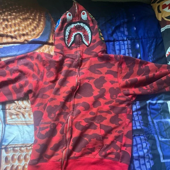 Red bape jacket Great condition worn once. - Picture 5 of 6